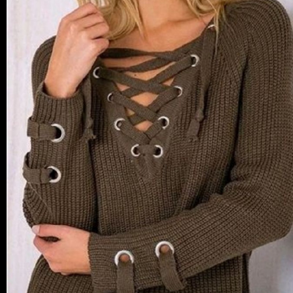 🆕️LACE-UP CHUNKY SWEATER